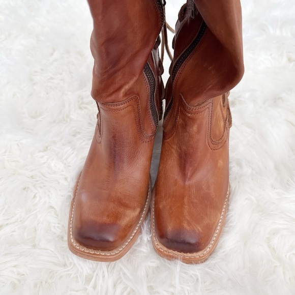 Freebird Dillion Elegant Tan Leather Heeled Boots with Side Zipper - Picture 4 of 5